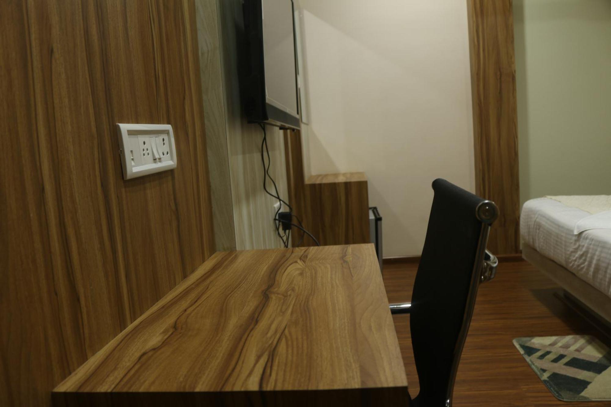 Hotel Himalaya Agartala Exterior photo
