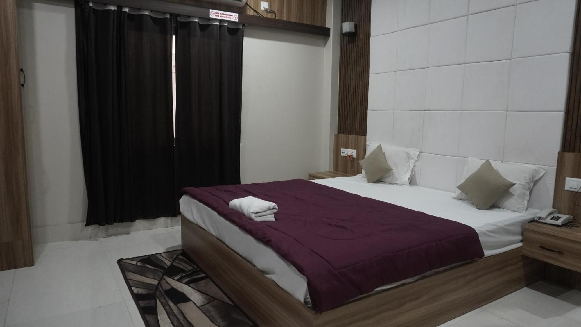 Hotel Himalaya Agartala Exterior photo